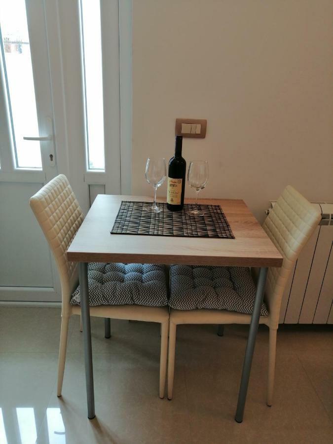 Studio Apartman Irena 2 Bijela Dış mekan fotoğraf